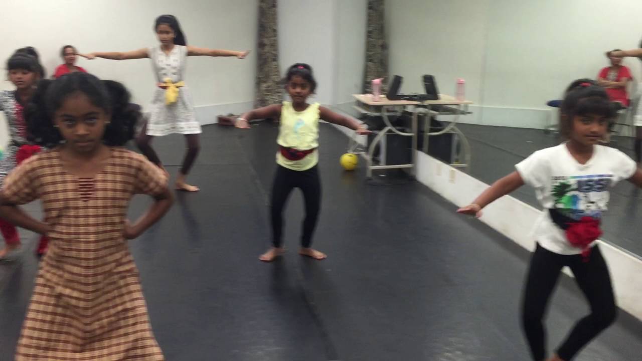 Uma - Teaching Class (clip 1)